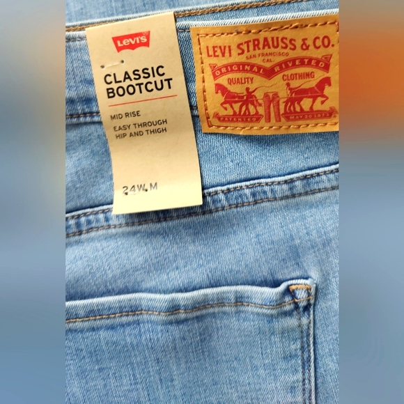 Levi's Classic Bootcut Jeans, Size 24W M - Picture 2 of 4